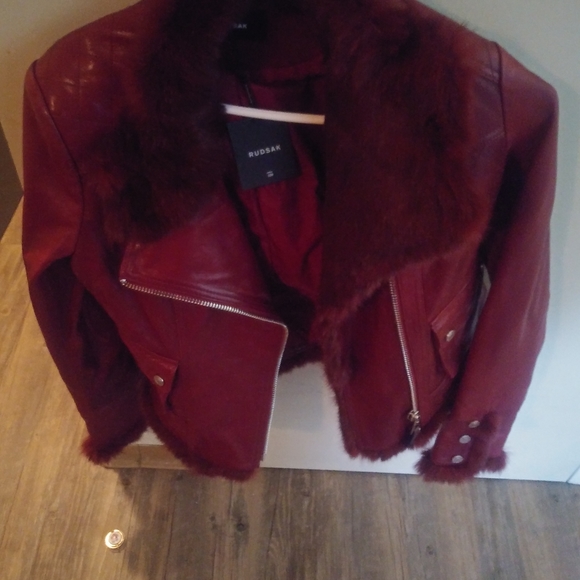 RUDSAK red leather jacket with rabbit fur collar. Size medium. - Picture 9 of 9